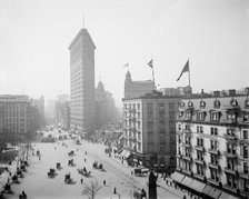 Flatiron Building, New York, N.Y., between 1902 and 1910. Creator: Unknown.