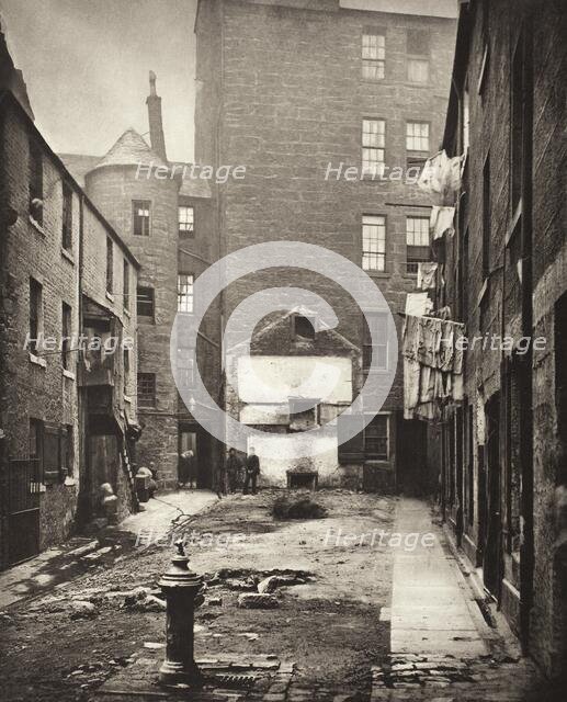 Close No. 61 Saltmarket (#27), Printed 1900. Creator: Thomas Annan.