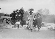 Margaret Schieffelin & Louise, Bayard & Elliot, between c1910 and c1915. Creator: Bain News Service.