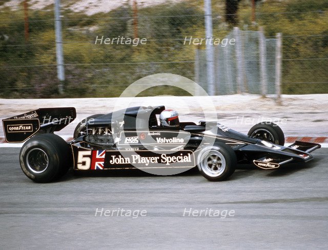 Mario Andretti racing a JPS Lotus-Cosworth 78, Spanish Grand Prix, Jarama, Spain, 1977. Artist: Unknown