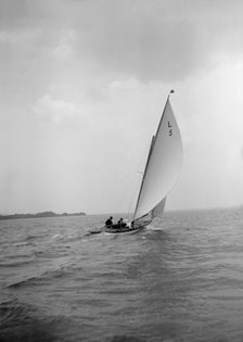 The 6 Metre 'Jonquil', 1912. Creator: Kirk & Sons of Cowes.