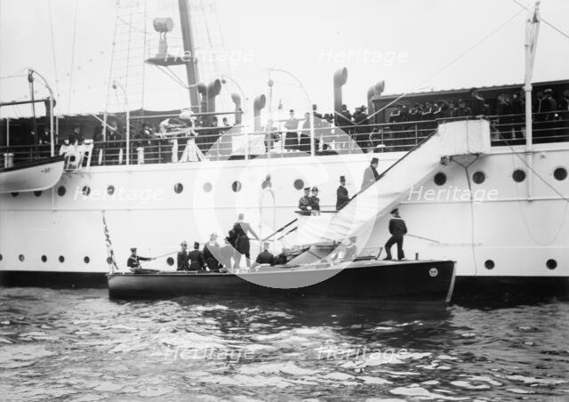 Taft boards MAYFLOWER, 1912. Creator: Bain News Service.