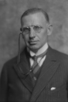 Davis, Hartley, Mr., portrait photograph, 1914 May 22. Creator: Arnold Genthe.