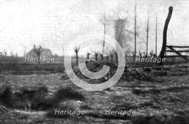 'Les hasards du service d'etat-major; Reperee sur la route, une automobile d'etat-major est criblee  Creator: Unknown.