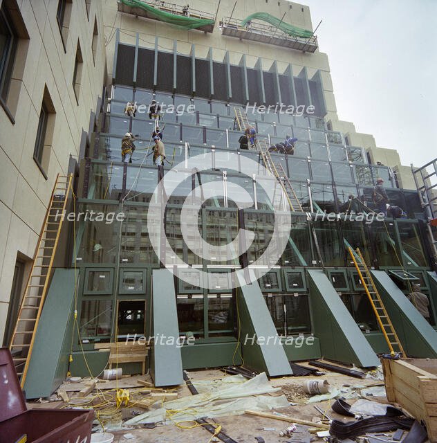 Vauxhall Cross, Albert Embankment, Vauxhall, Lambeth, London, 27/03/1992. Creator: John Laing plc.
