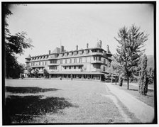 Mountain Park Hotel, Hot Springs, N.C., (1902?). Creator: William H. Jackson.