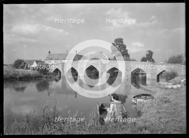 New Bridge, Newbridge, Northmoor, West Oxfordshire, Oxfordshire, 1945-1960. Creator: Margaret F Harker.