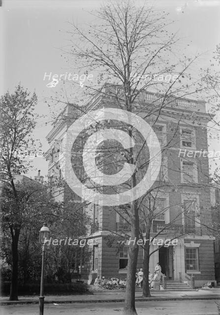 Residence of Mr. And Mrs. William F. Hitt, 1914. Creator: Harris & Ewing.