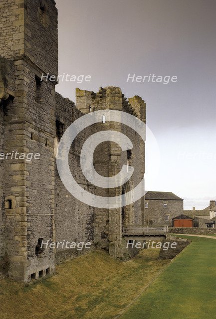 Gatehouse and moat, Middleham Castle, North Yorkshire, 1992. Artist: Unknown