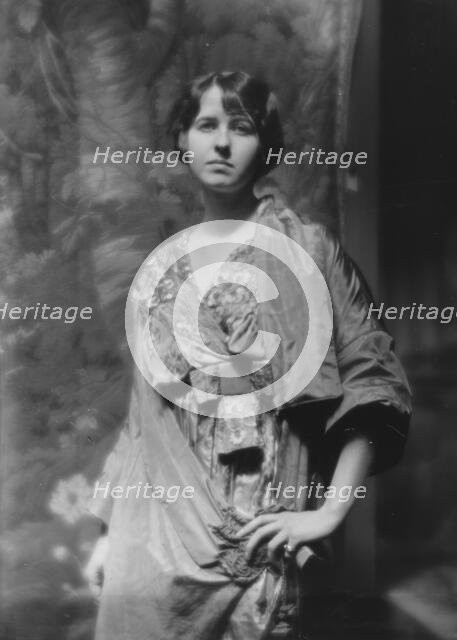 Claflin, Beatrice, portrait photograph, 1913. Creator: Arnold Genthe.