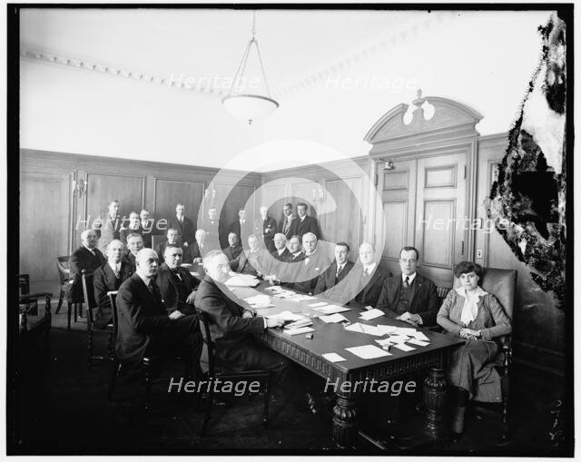 Red Cross (grp), between 1910 and 1920. Creator: Harris & Ewing.