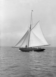 The gaff rigged cutter 'Wych' under sail, 1914. Creator: Kirk & Sons of Cowes.