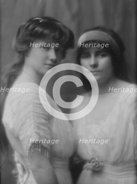 Brenon, Juliet and Aileen, Misses, portrait photograph, 1912 or 1913. Creator: Arnold Genthe.