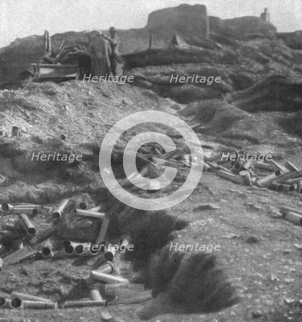 'Sur le front d'Orient; Sur le versant du Kaimaktchalan qu occupaient les Bulgares: emplacement d'un Creator: Vladimir Betzitch.