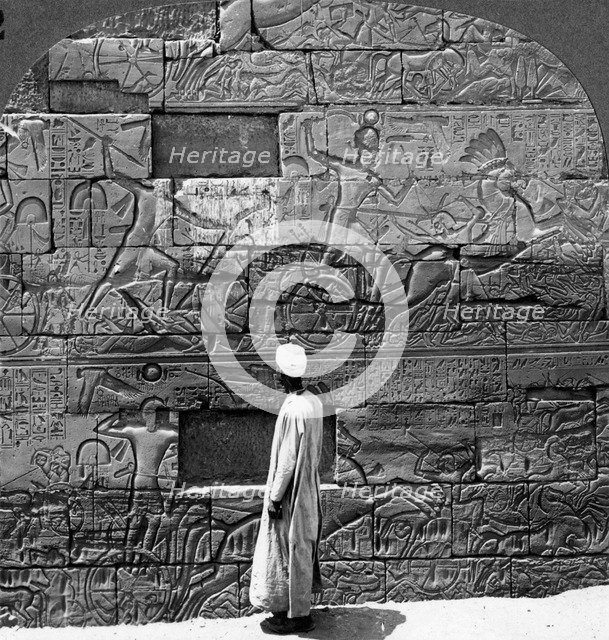 'Great war reliefs sculptured in the wall at Karnak Temple, Thebes, Egypt', 1905.Artist: Underwood & Underwood