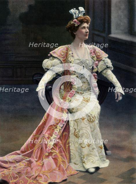'Theatre National De Opera-Comique. - La Reine Fiammette. Mlle. Garden, role d'Orlanda', 1904. Creator: Unknown.