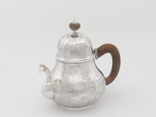 Teapot, 1715/25. Creator: Jacob Marius Groen.