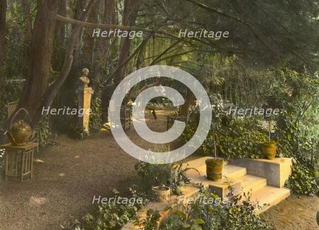 Myron Hunt house, 200 North Grand Avenue, Pasadena, California, 1917. Creator: Frances Benjamin Johnston.