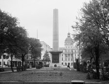 Green [sic] monument and City Hall, Savannah, Ga., between 1900 and 1910. Creator: Unknown.