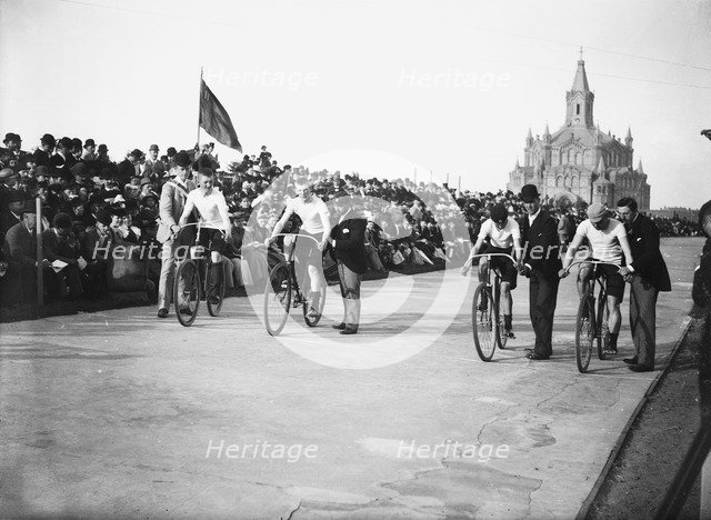 Cycle race, Malmö, Sweden, c1910. Artist: Unknown