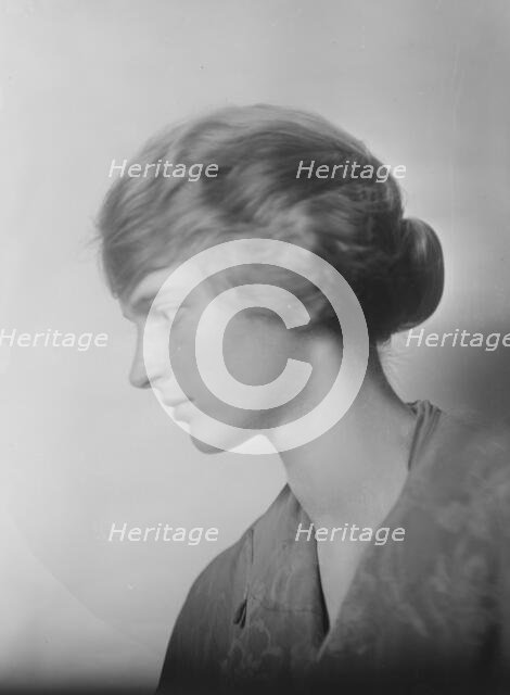 Miss Helen Garrison, portrait photograph, 1919 Jan. 6. Creator: Arnold Genthe.