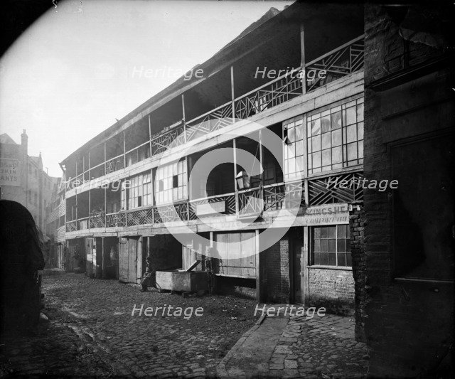 Exterior view of the King's Head, Borough High Street, Southwark, London, c1870. Artist: Unknown