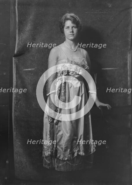 Miss Lucy Patterson, portrait photograph, 1918 Dec. 7. Creator: Arnold Genthe.