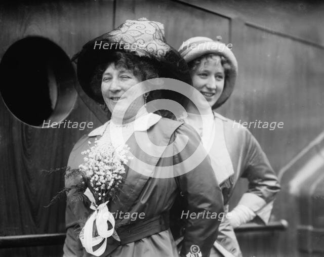 Madame Gadski and daughter, 1912. Creator: Bain News Service.