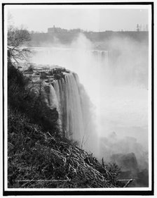 Tarrapin i.e. Terrapin Point, Horseshoe Falls, Niagara Falls, N.Y., c.between 1900 and 1910. Creator: Unknown.