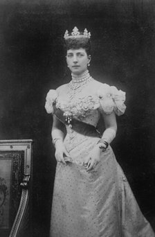 Queen Alexandra standing, 1912. Creator: Bain News Service.