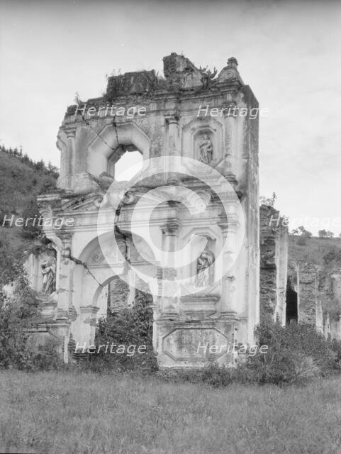 Travel views of Cuba and Guatemala, between 1899 and 1926. Creator: Arnold Genthe.