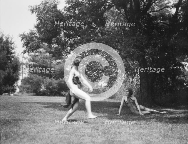 Wanger, Beatrice, Miss, and Miss Solveig Hornbeck, 1921 June 21. Creator: Arnold Genthe.
