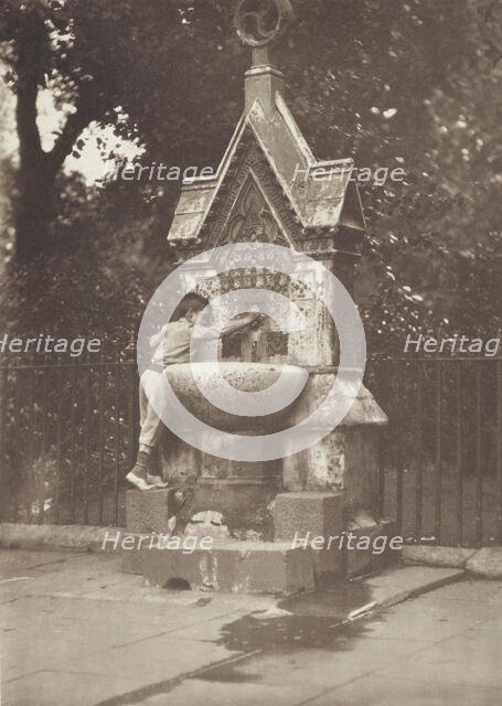 The fountain, Lincoln's Inn. From the album: Photograph album - London, 1920s. Creator: Harry Moult.