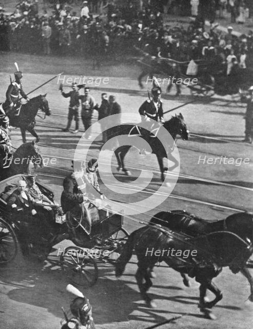 ''Le President de la Republique en Russie; A Saint-Petersbourg, 21 juillet', 1914. Creator: Unknown.