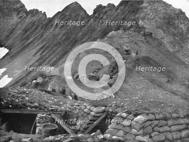 'Sur le Front Italien; des tranchees et abris d'artillerie a 2800 metres d'altitude..., 1915. Creator: Robert Vaucher.