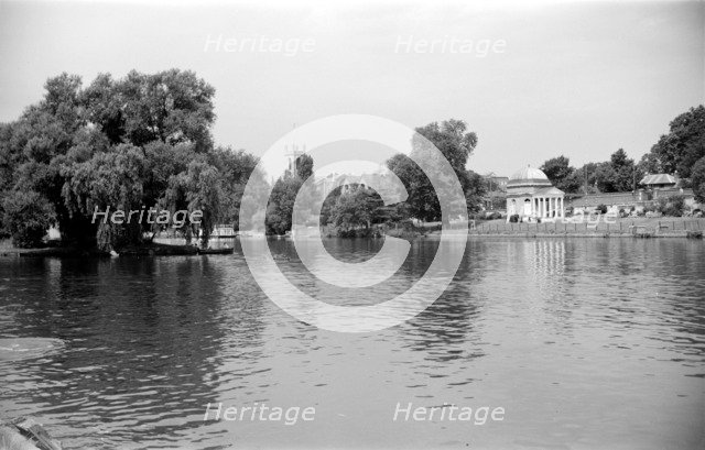 The village of Hampton on the River Thames, London, c1945-c1965. Artist: SW Rawlings