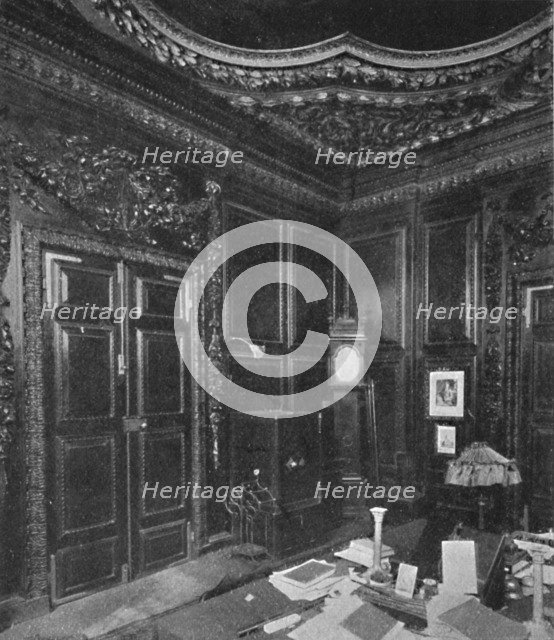 'Vestry of St. Lawrence Jewry, With Carving by Grinling Gibbons', 1903. Artist: Unknown.