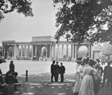 Hyde Park Corner, City of Westminster, London, late 19th-early 20th century.  Creator: Unknown.