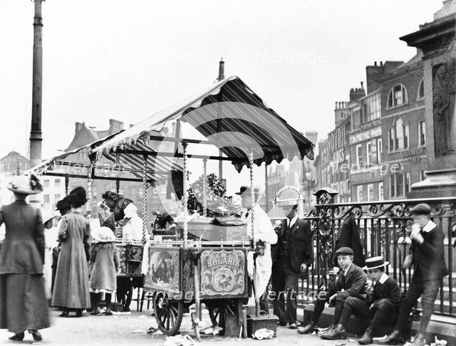 Ice cream sellers, Market Place, Nottingham, Nottinghamshire, c1910. Artist: Unknown