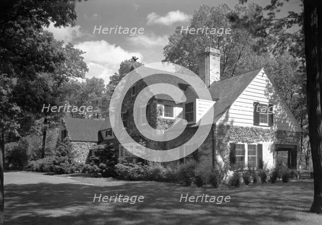 Guido R. Rahr, residence in Manitowoc, Wisconsin, 1945. Creator: Gottscho-Schleisner, Inc.