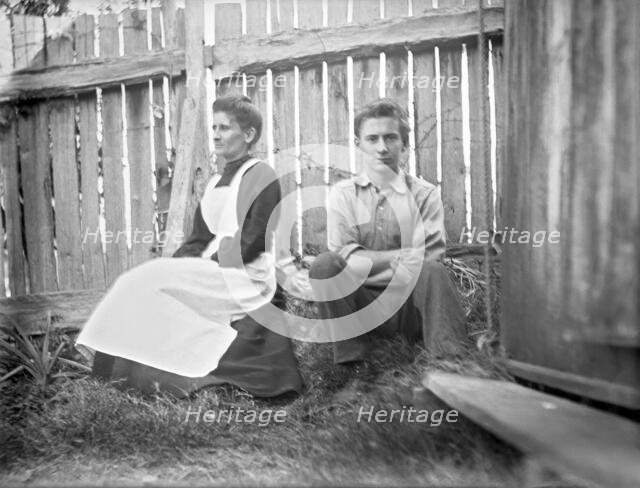 Elizabeth Esplain L'Estrange (nee Ely ) & son, Frederick Robert L'Estrange, 1906. Creator: Robert Augustus Henry L'Estrange.