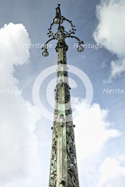 Lamp column, Av des Azalees/Av. Paul Deschanel,  1913, (c2014-2017). Artist: Alan John Ainsworth.