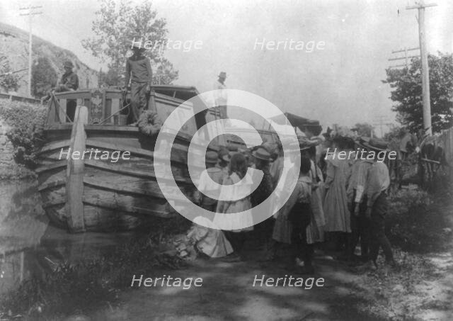 5th Div., Wash., D.C., school on outing along C&O Canal, (1899?). Creator: Frances Benjamin Johnston.
