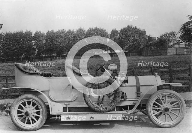 1909 Nagant - Hobson. Creator: Unknown.