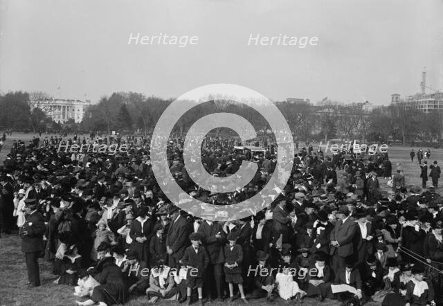 Liberty Loan Crowds, 1917. Creator: Harris & Ewing.