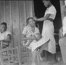Negro women near Earle, Arkansas, 1936. Creator: Dorothea Lange.