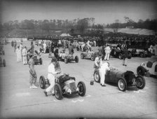 The Brooklands Trophy Race, 1937. Artist: Unknown