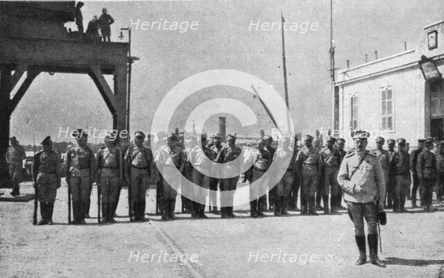 'Les allies a Salonique; L'arrivee des Russes: le general russe Artamanof', 1916. Creator: Unknown.