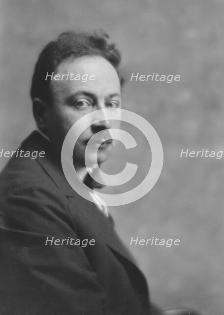 Riesenfeld, Mr., portrait photograph, 1916. Creator: Arnold Genthe.