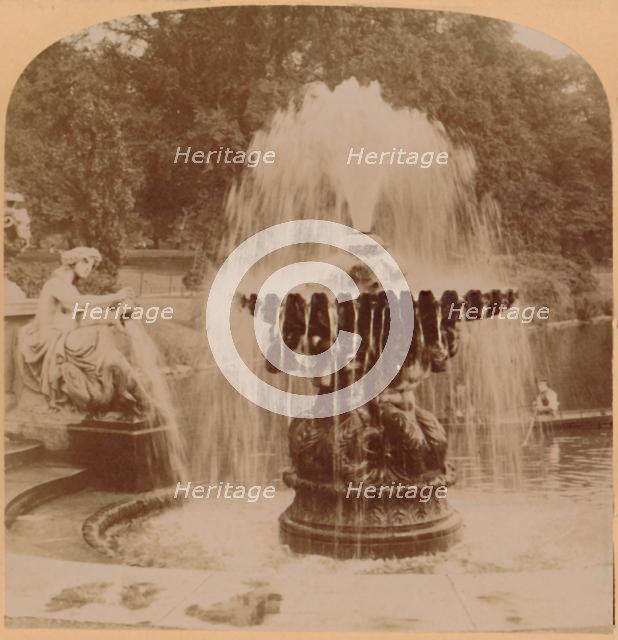 'The Large Fountain, London, England', 1896. Creator: Underwood & Underwood.